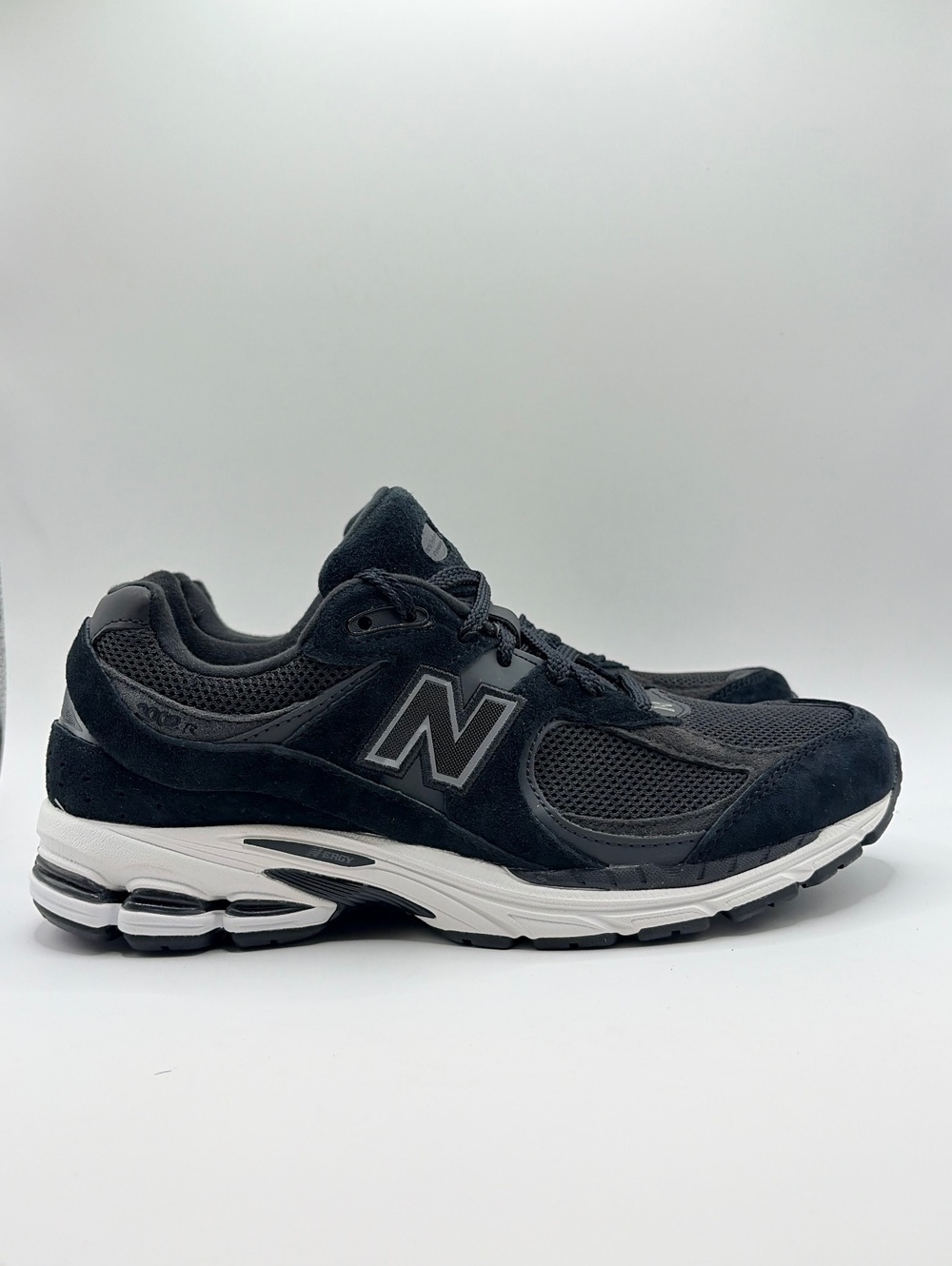 New Balance 2002R Black Running Shoes Size 9/10W